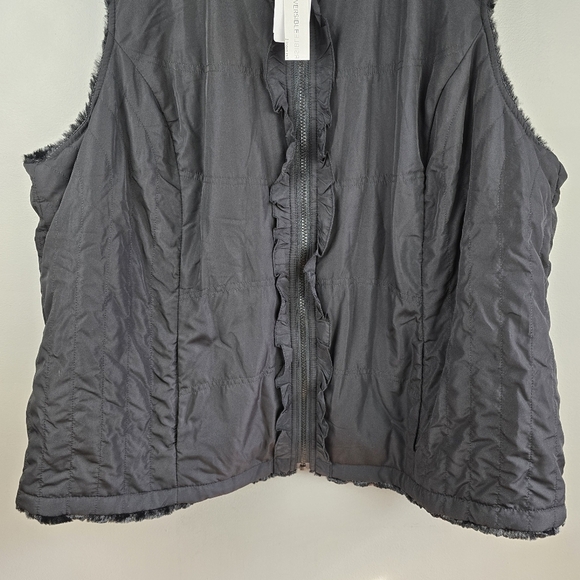 CJ BANKS Reversible Ruffle Zip Vest Faux Fur Black Women Sz 3X Neutral Layering - Picture 3 of 13
